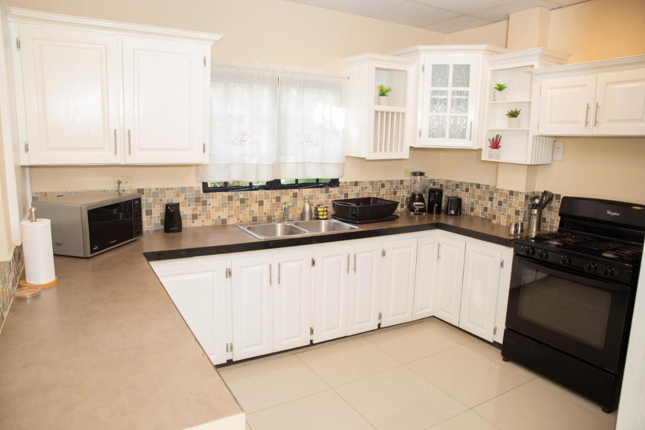 Stacys Place #1 2 Bedroom Apartment Port of Spain Exterior photo