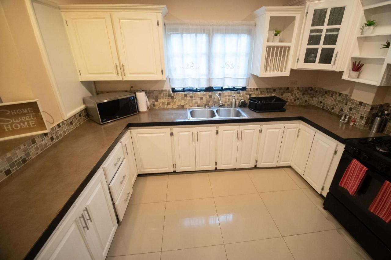 Stacys Place #1 2 Bedroom Apartment Port of Spain Exterior photo